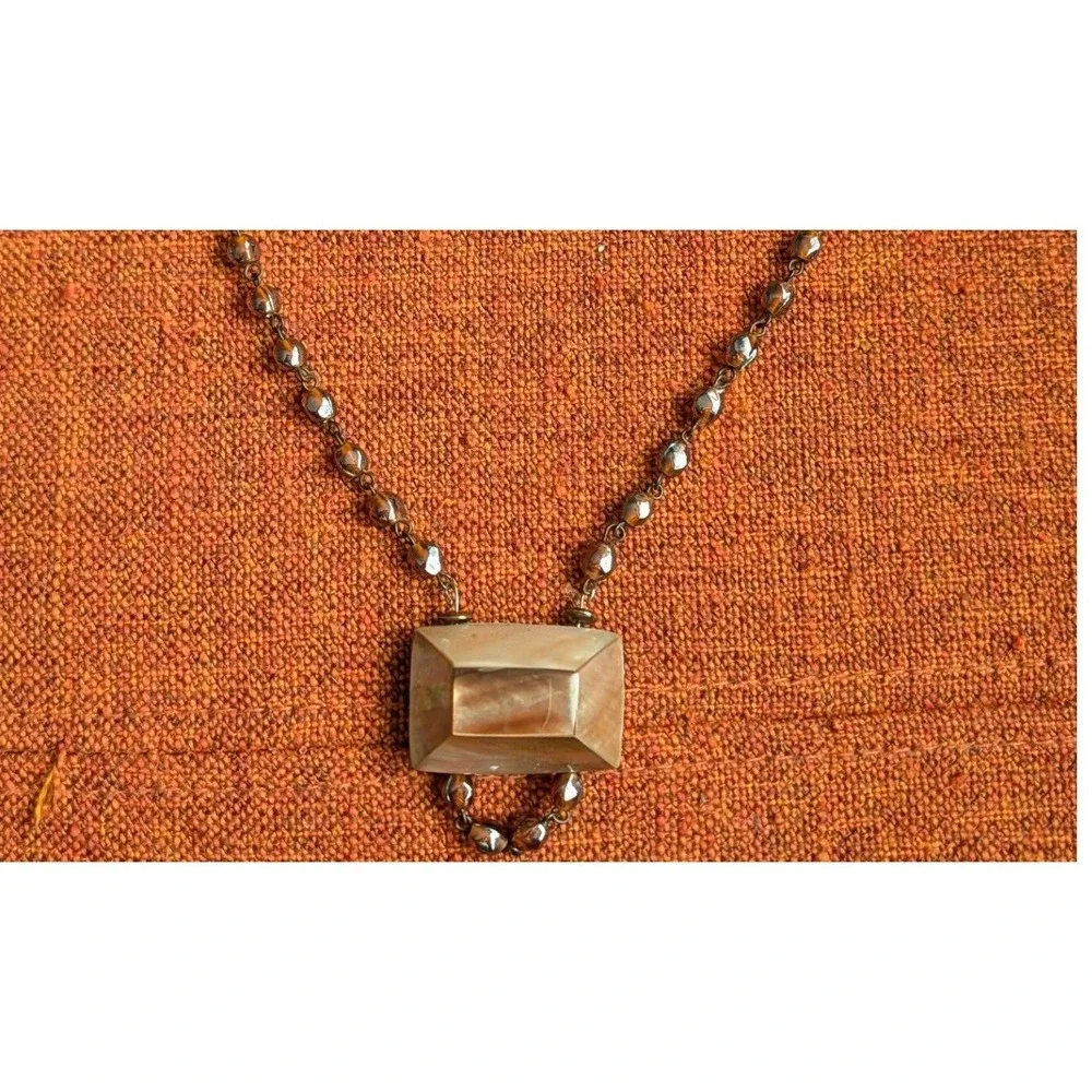 VTG Mother of‎ Pearl Shell Statement Necklace Iridescent Beaded Chain Browns MOP
